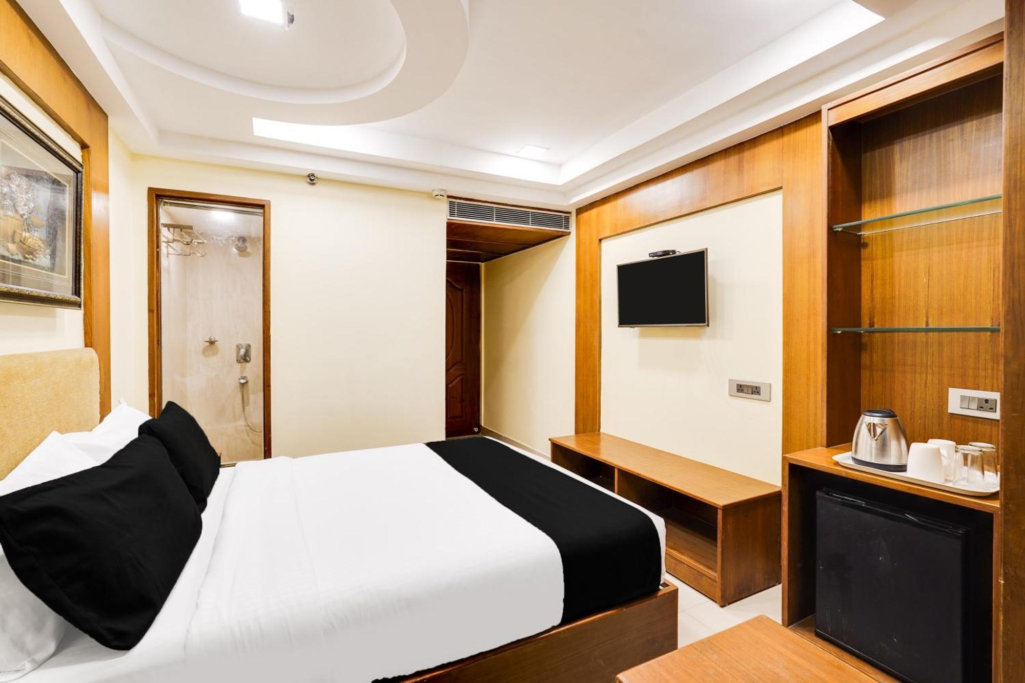 Super Townhouse Oak Alandur Near Chennai Airport Formerly Vijay Park Dış mekan fotoğraf