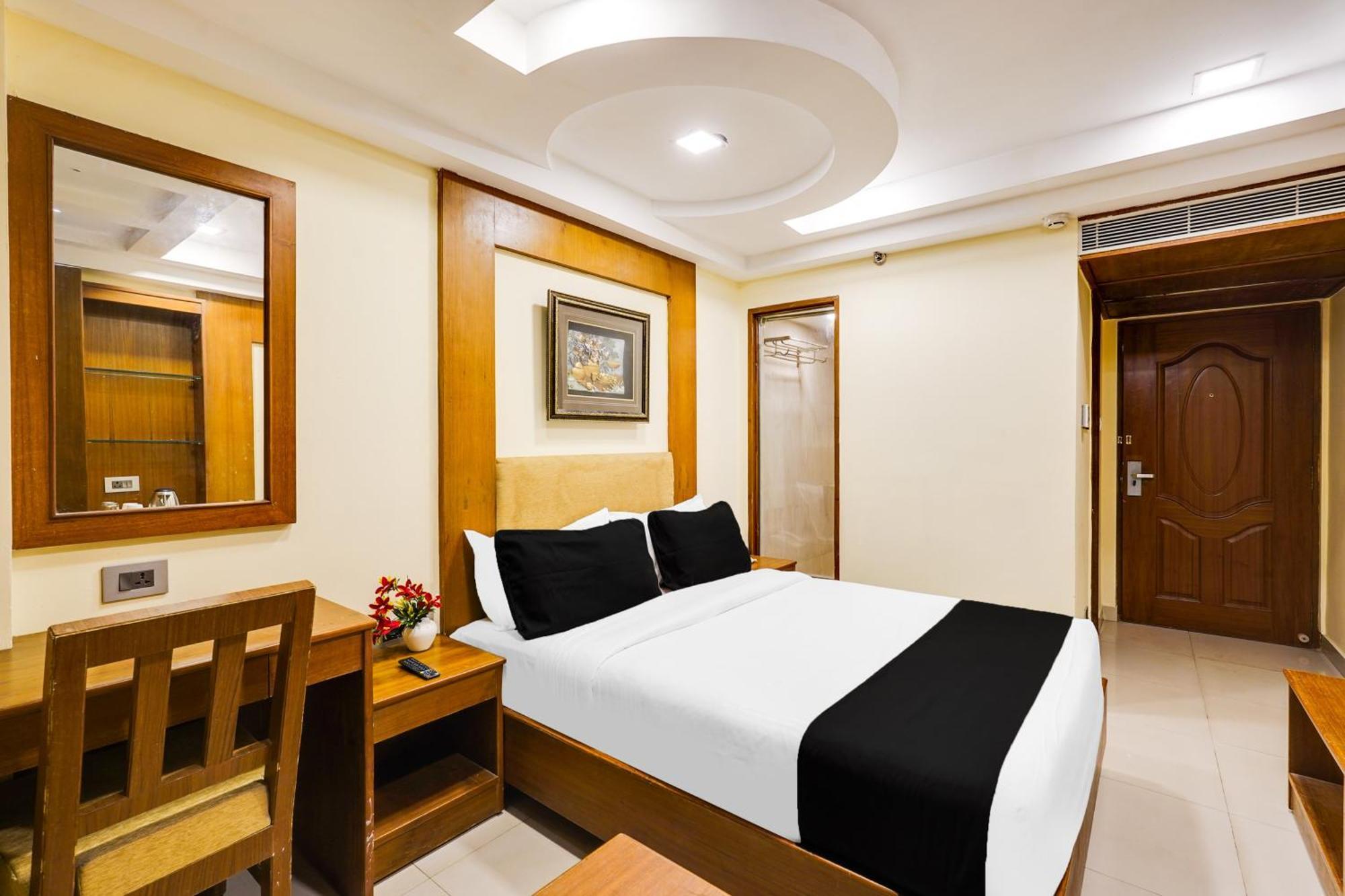 Super Townhouse Oak Alandur Near Chennai Airport Formerly Vijay Park Dış mekan fotoğraf