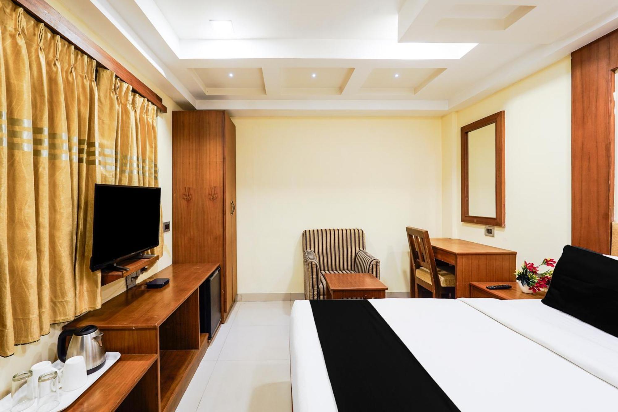 Super Townhouse Oak Alandur Near Chennai Airport Formerly Vijay Park Dış mekan fotoğraf